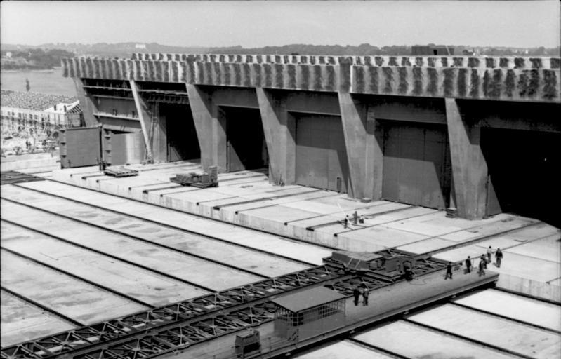 4)LORIENT UBOAT BASES IN FRANCE B.d.U UBOATS IN FRENCH BASES